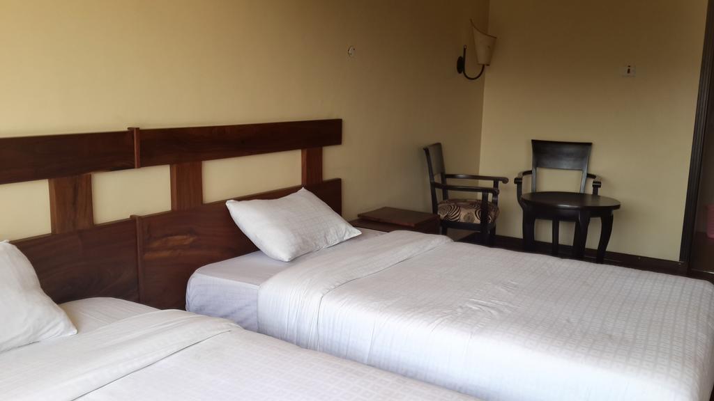 Nile Village Hotel&Spa Jinja Rum bild