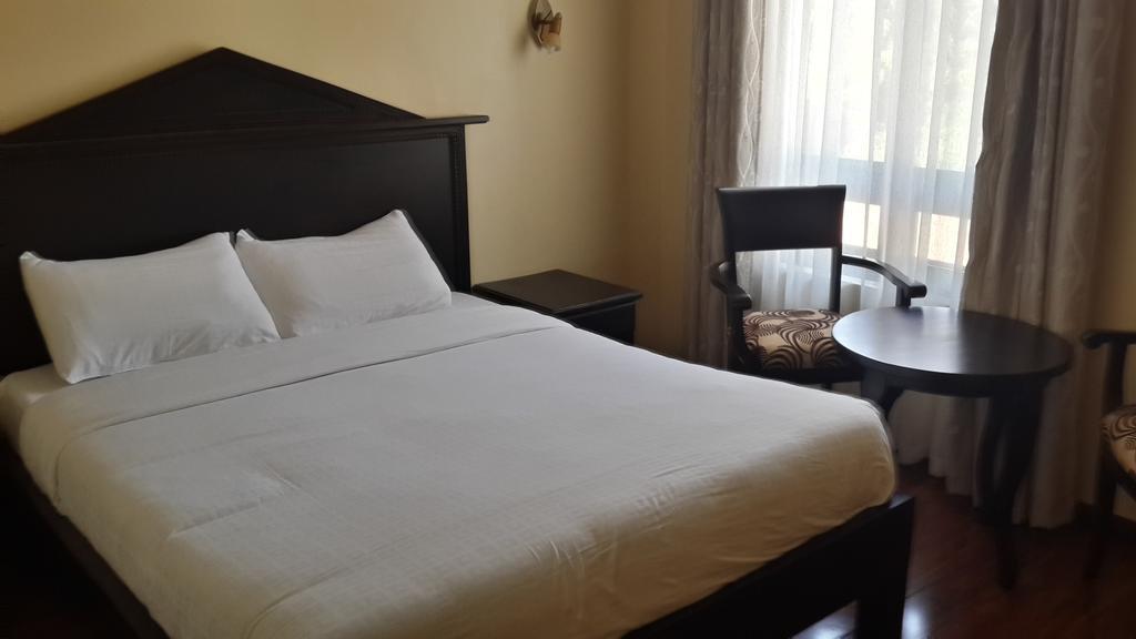 Nile Village Hotel&Spa Jinja Rum bild