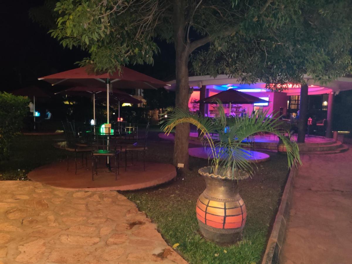 Nile Village Hotel&Spa Jinja Exteriör bild